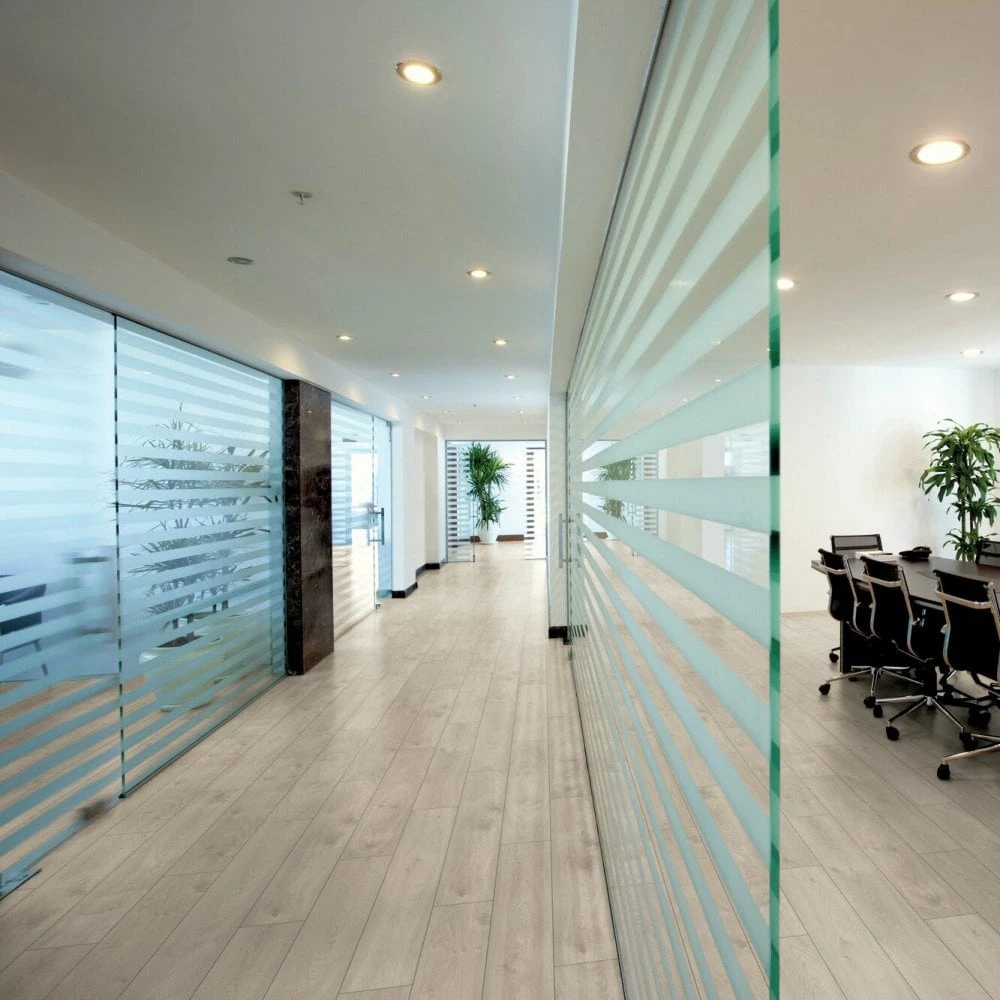 Swiss Krono Engelberg Oak - Solid Chrome 12mm Laminate Flooring (249884) 3 Swiss Krono Engelberg Oak - Solid Chrome 12mm Laminate Flooring (249884)